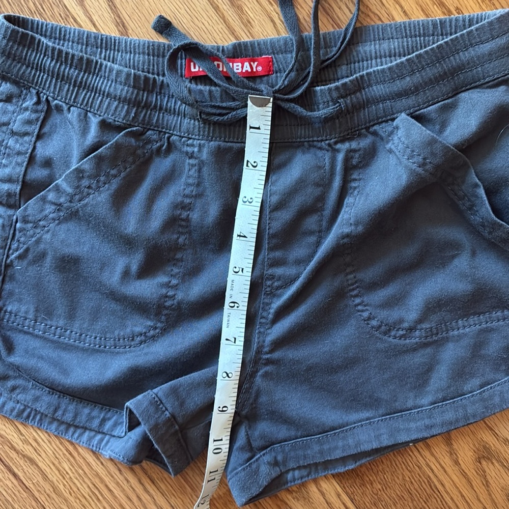 EUC Union Bay Juniors Charcoal Shorts - Picture 6 of 6